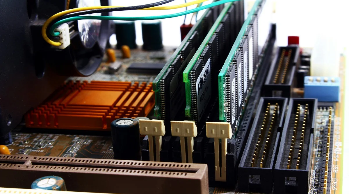 computer hardware facts showing multiple PC components