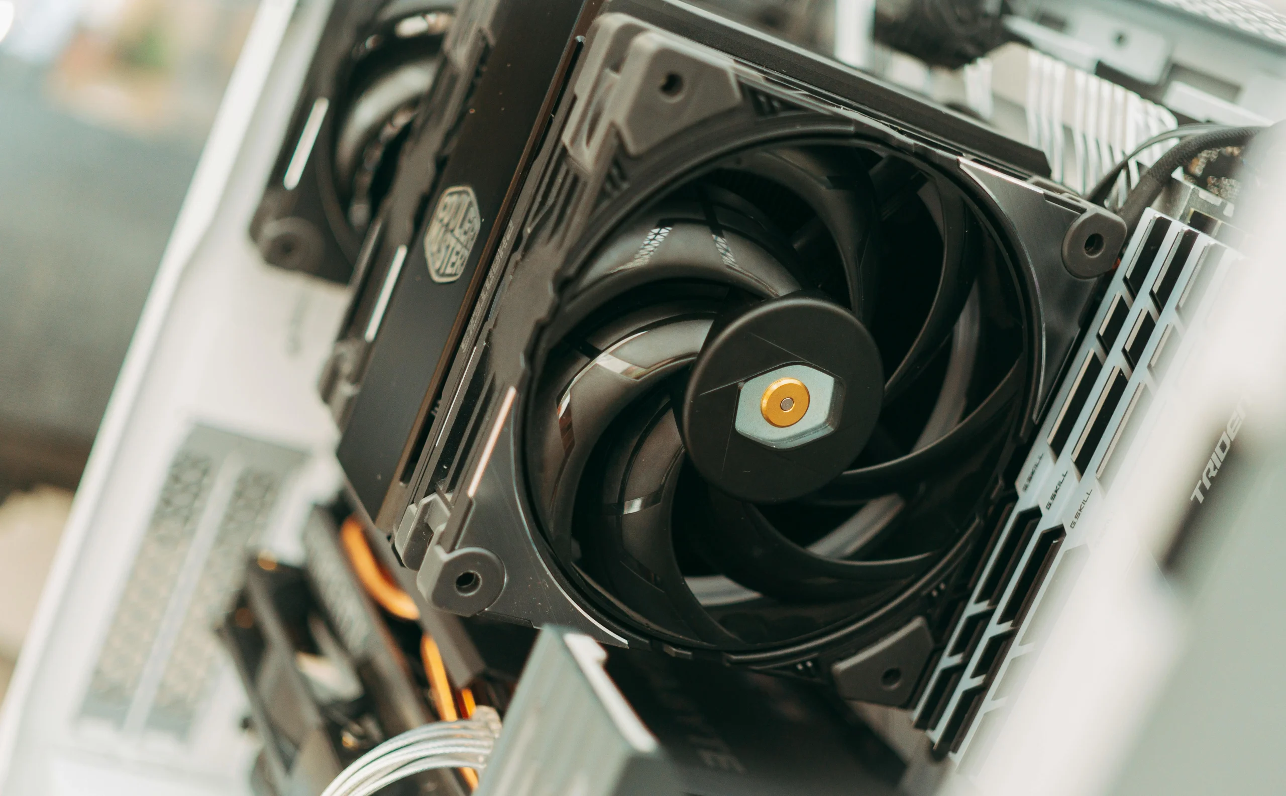 computer fan so loud spinning fast overheating issue