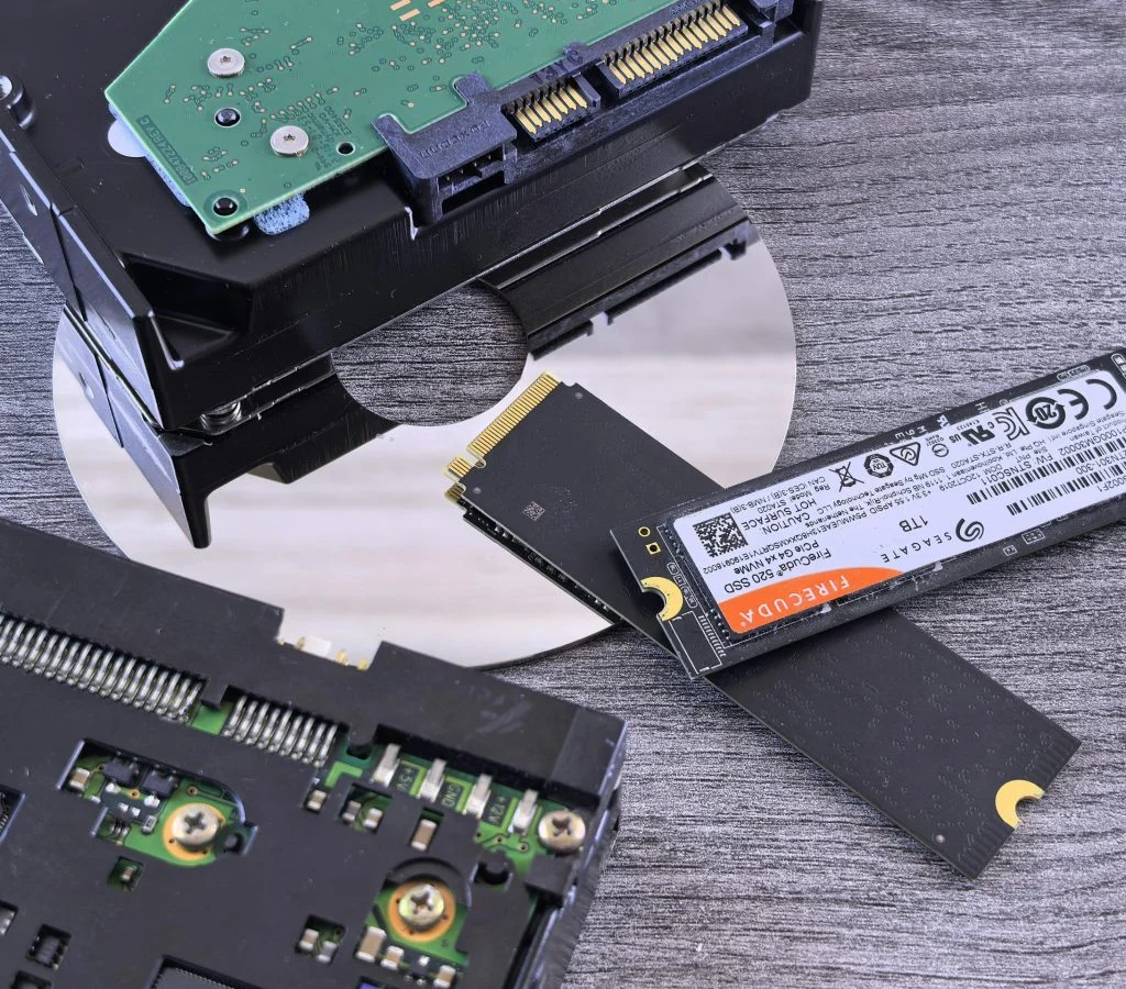 NVMe SSD and SATA SSD comparison chart