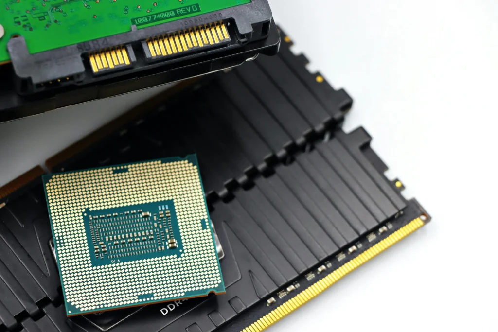 DDR4 vs DDR5 RAM comparison chart for laptop performance