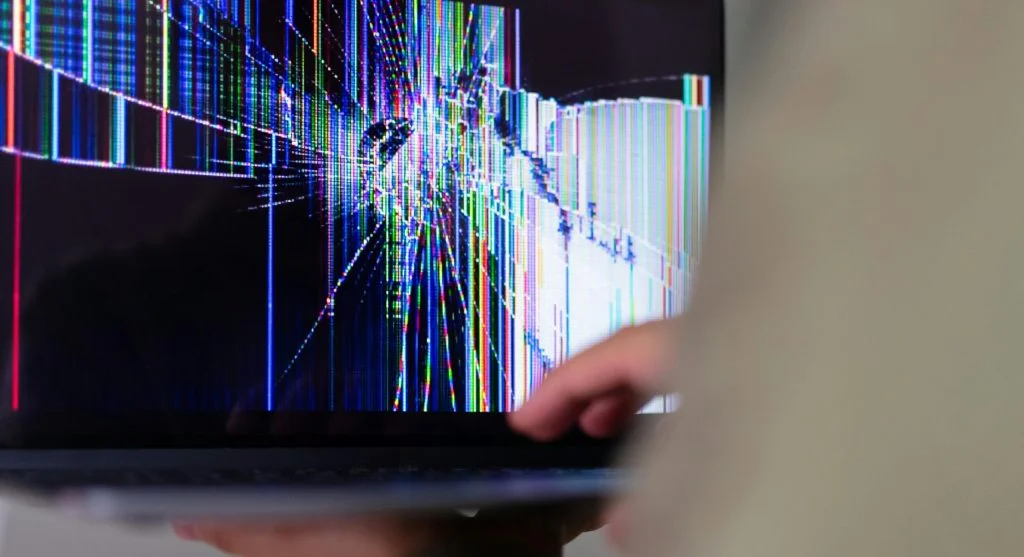 Computer screen with frozen interface and high CPU usage warning