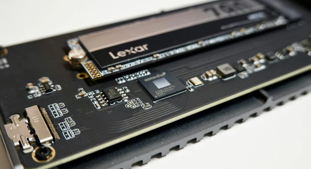 NVMe SSD PCIe connection layout