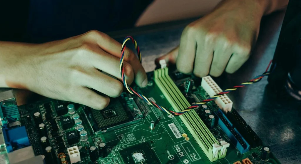 how to install RAM into motherboard slot